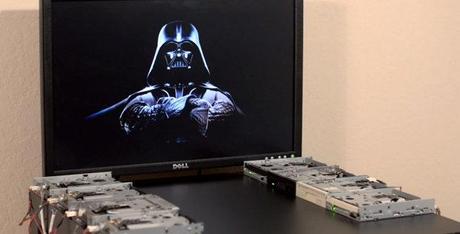 Diskettenlaufwerke spielen Star Wars Theme von Darth Vader