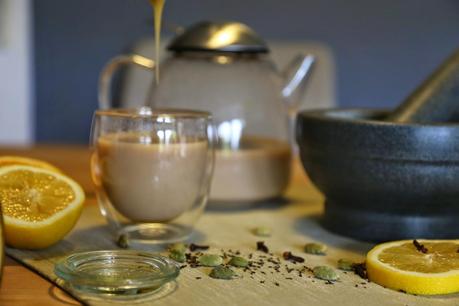 Selbstgemachter Chai Tea Latte
