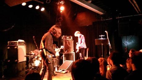 Live: Thurston Moore Thurston Moore, James Sedwards und Feedback (mitte) // © Yannick Philippe