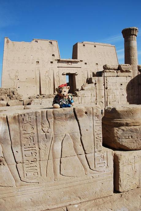 06_Jack-Bearow-am-Horus-Tempel-Edfu-Aegypten-Nil-Nilkreuzfahrt