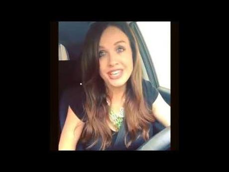 Komödiantin Lauren OBrien imitiert diverse Promis in ihrem Auto
