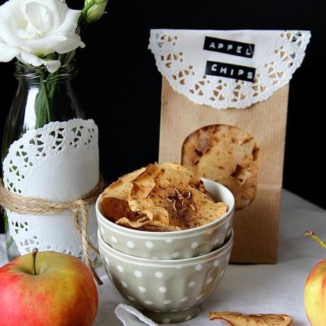 Apfelige Geschenkideen:  Apfel-Marzipan-Crumble, Apfel-Chips und Karamelläpfel