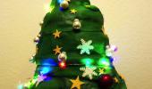 Weihnachtsbaum aus Kuchen und Fondant