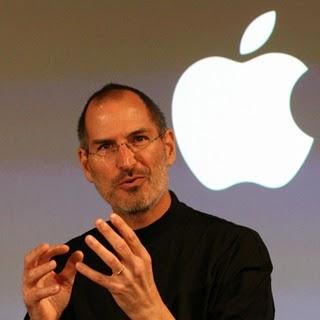 Apple Chef Steve Jobs zieht sich aus Tagesgeschäft zurück.