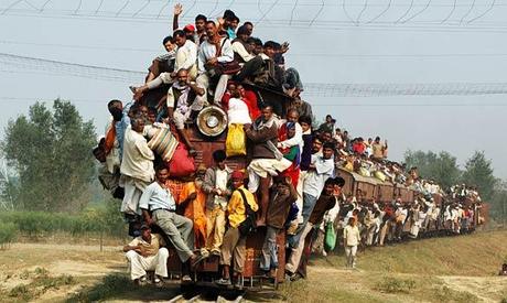 Inder auf Zug