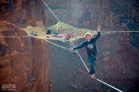 Slackline Netz in 120 Metern Höhe gespannt