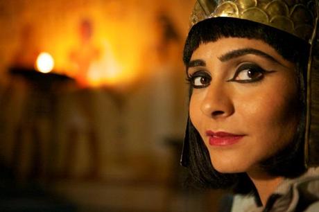 Schlau, schön und sexy: Als letzte Pharaonin Ägyptens verteidigte sie ihre Macht mit allen Mitteln. Pegah Ferydoni als Kleopatra in der ZDF-Reihe 