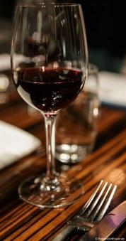 Italienischer Rotwein im Restaurant Coast