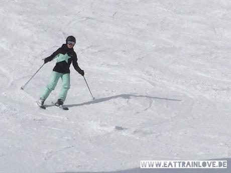 Kristin-auf-Skiern