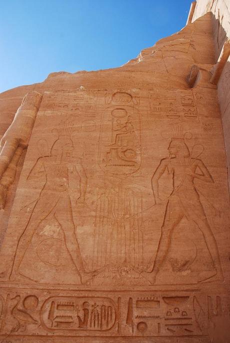 19_Abu-Simbel-Inschriften-Grosser-Tempel-Statuen-Aegypten-Nilkreuzfahrt
