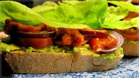 Avokado/Tomaten Brot 023