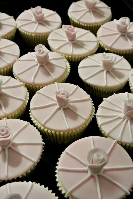 Vintage Cupcakes für eine Hochzeit