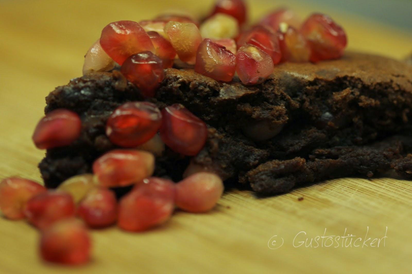 Granatapfel-Kakao-Kuchen aus der Pfanne