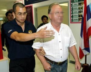 Ein österreichischer Betrüger wird 2012 in Thailand verhaftet.