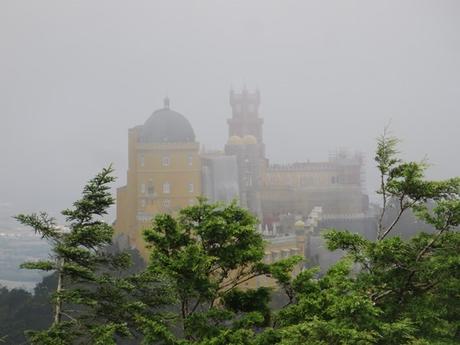 31_Palast-im-Nebel-Palacio-Nacional-da-Pena-Sintra-Lissabon-Portugal