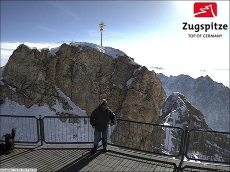 25_Beweisfoto-Gipfel-Zugspitze-Reiseblogger-Daniel-Dorfer