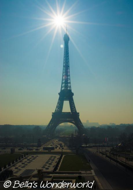 Eiffelturm bei Sonne