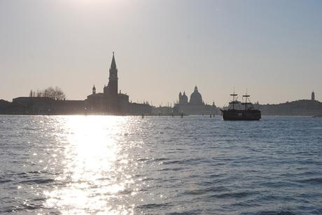 25_Sonnenuntergang-Segelschiff-Venedig-Italien
