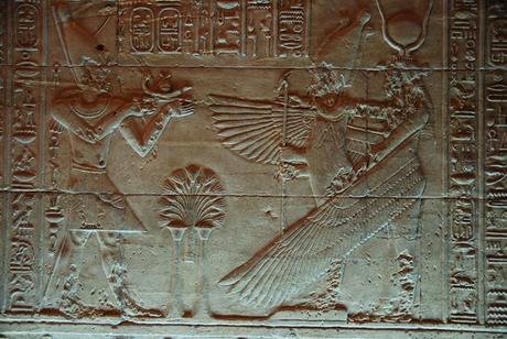 17_aegyptisches-Relief-im-Tempel-von-Philae-Assuan-Aegypten-Nilkreuzfahrt