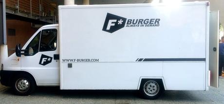F Burger Truck von hinten