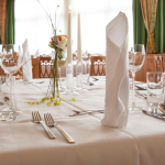 Heide Volm - Restaurant Planegg - gedeckter Tisch