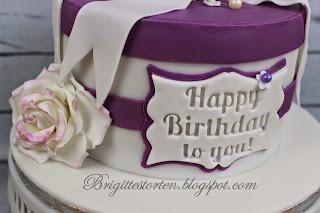 Torte zum 60. Geburtstag in purple und weiß
