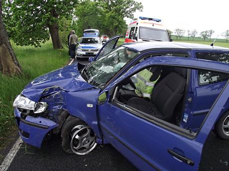 Schwerer Autounfall zwischen Thesenvitz und Gademow 