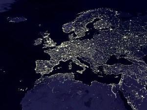 Satellitenaufnahme von Europa bei Nacht © NASA