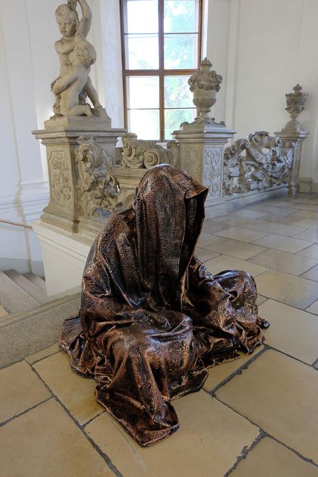konstante-art-fair-vienna-gartenpaalais-schoenborn-volkskundemuseum-guardians-of-time-manfred-kili-kielnhofer-contemporary-art-arts-design-sculpture-statue-3272
