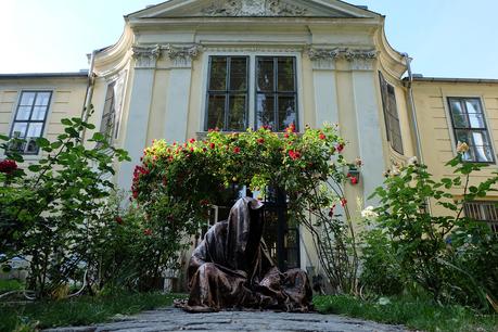 konstante-art-fair-vienna-gartenpaalais-schoenborn-volkskundemuseum-guardians-of-time-manfred-kili-kielnhofer-contemporary-art-arts-design-sculpture-statue-3231