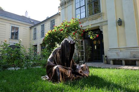 konstante-art-fair-vienna-gartenpaalais-schoenborn-volkskundemuseum-guardians-of-time-manfred-kili-kielnhofer-contemporary-art-arts-design-sculpture-statue-3226