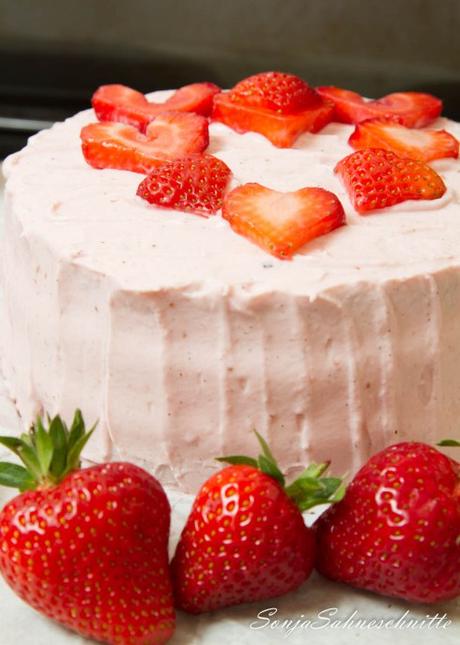 Erdbeer-Herz-Torte (1 von 8)