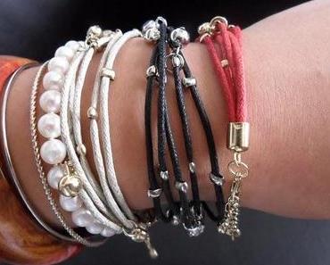 I love this scarf & bracelets :)