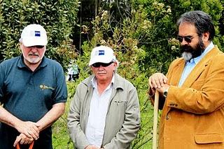 Deutscher Botschafter in Quito bei ner Baumpflanzaktion