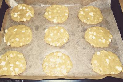 Whitechip-Macadamianut-Cookies – ein Traum wird wahr (die beliebten Subway Cookies nachgemacht)