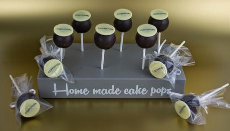 Cake Pops mit individuell bedruckten Schokoladenauflegern