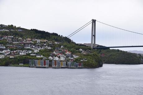 06_Einlaufen-Bergen-Norwegen-Fjord