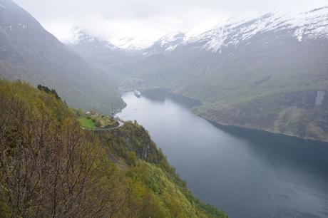 25_Aussicht-MSC-Sinfonia-auf-Reede-im-Geirangerfjord-Norwegen