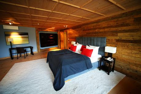 Master Bedroom der Penthouse Suite im Kempinski Das Tirol