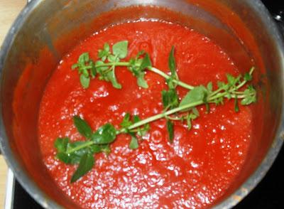 Tomatensoße (Grundrezept)