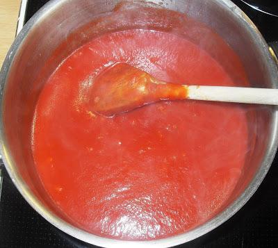 Tomatensoße (Grundrezept)
