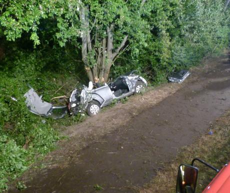 Autounfall Petershagen-Lahde@Polizei Minden-Lübbecke