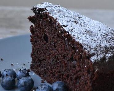 Der Fluffigste unter den Fluffigen - Schokoladenkuchen mit Blaubeeren