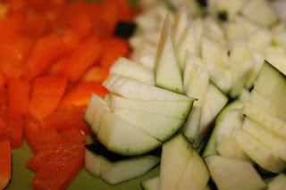 Rezept: Nudeln mit Gemüse in veganer Anti-Käse-Soße