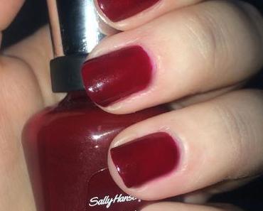 Rote Nägel mit Sally Hansen