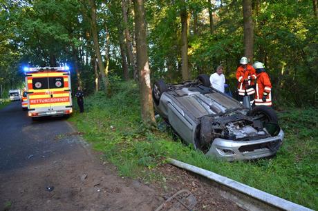 Schwerer Autounfall zwischen Bargstedt@Freiwillige Feuerwehr Harsefeld