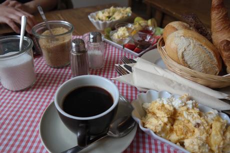 Milchmanns, café, frühstück, essen, Kaffee, prenzlauer berg, Berlin, innen, ei, Rührei