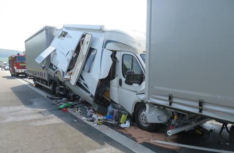 Schwerer Verkehrsunfall A44