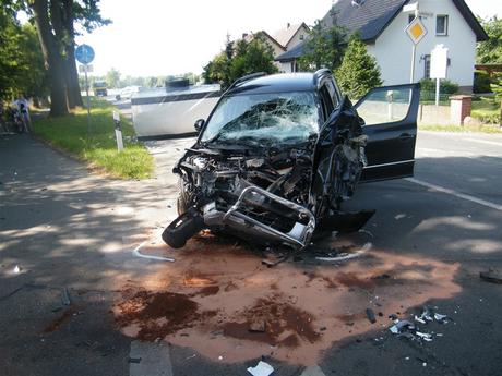 Schwerer Autounfall Paderborn@Polizei Paderborn