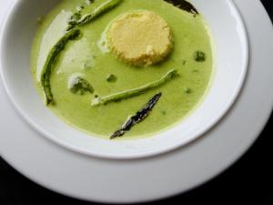 erbsen-estragon-suppe